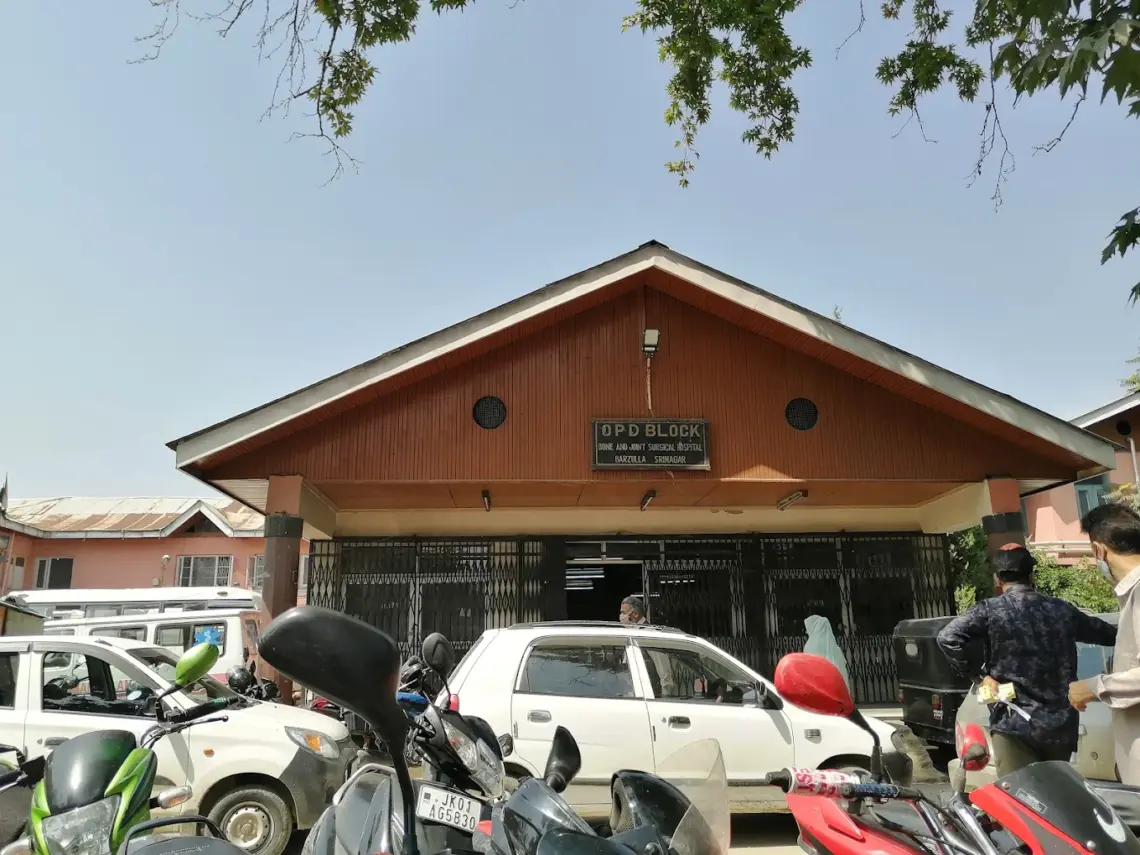 Bone and Joint Hospital Struggles With Parking Chaos