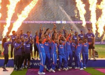 India Refuse Asia Cup Trophy from ACC President, Celebrate Empty-Handed on Stage