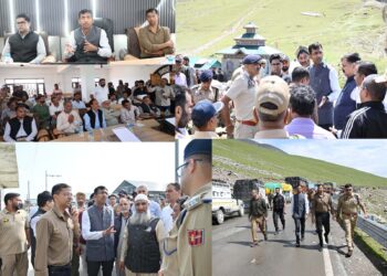 Over 2,200 Fruit-Laden Trucks Evacuated Via Mughal Road: Div Com Kashmir