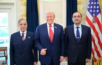 Trump Hosts Pakistan PM, Army Chief at White House