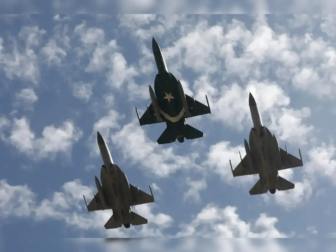 Pakistan Deploys 8000 Troops, Fighter Jets & Air Defense System To Saudi Arabia