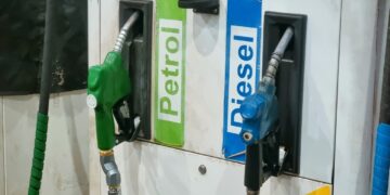 Govt Bars Bulk Purchases of Petrol, Diesel at Pumps