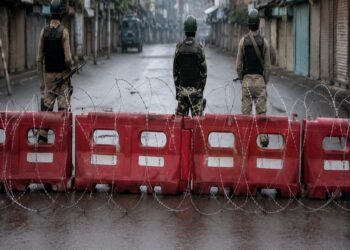 Srinagar Sees Barricading, High Security as Access to Martyrs’ Graveyard Blocked