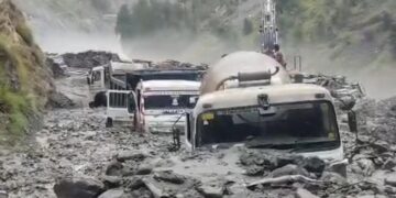 Heavy Rain Triggers Landslide In J&K’s Kishtwar; Several Vehicles Buried