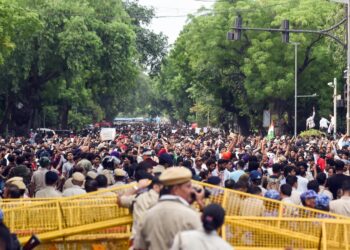 16 Delhi Metro Stations Shut as Student Protest Swells